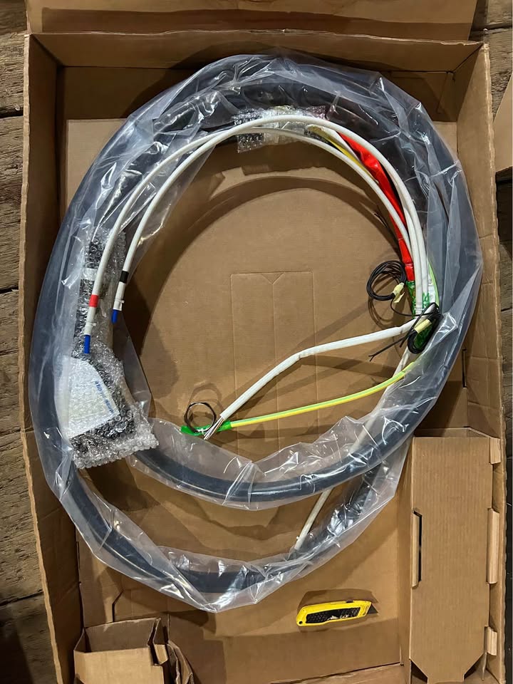 Huber+Suhner RADOX® HPC500 CCS1 Connector and 15’ cable for charging EV’s